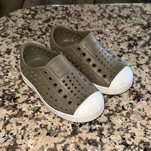Kids Native Tennis Shoes in Khaki